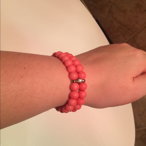 Coral bracelet and earrings set. - Picture 3 of 3